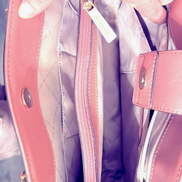 Michael Kors Pink Saffriano Leather Tortoise Chain Center Accent Gold - Picture 6 of 10